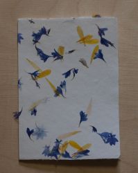 Handgeschöpfte Karte mit  Korn- und Ringelblumen